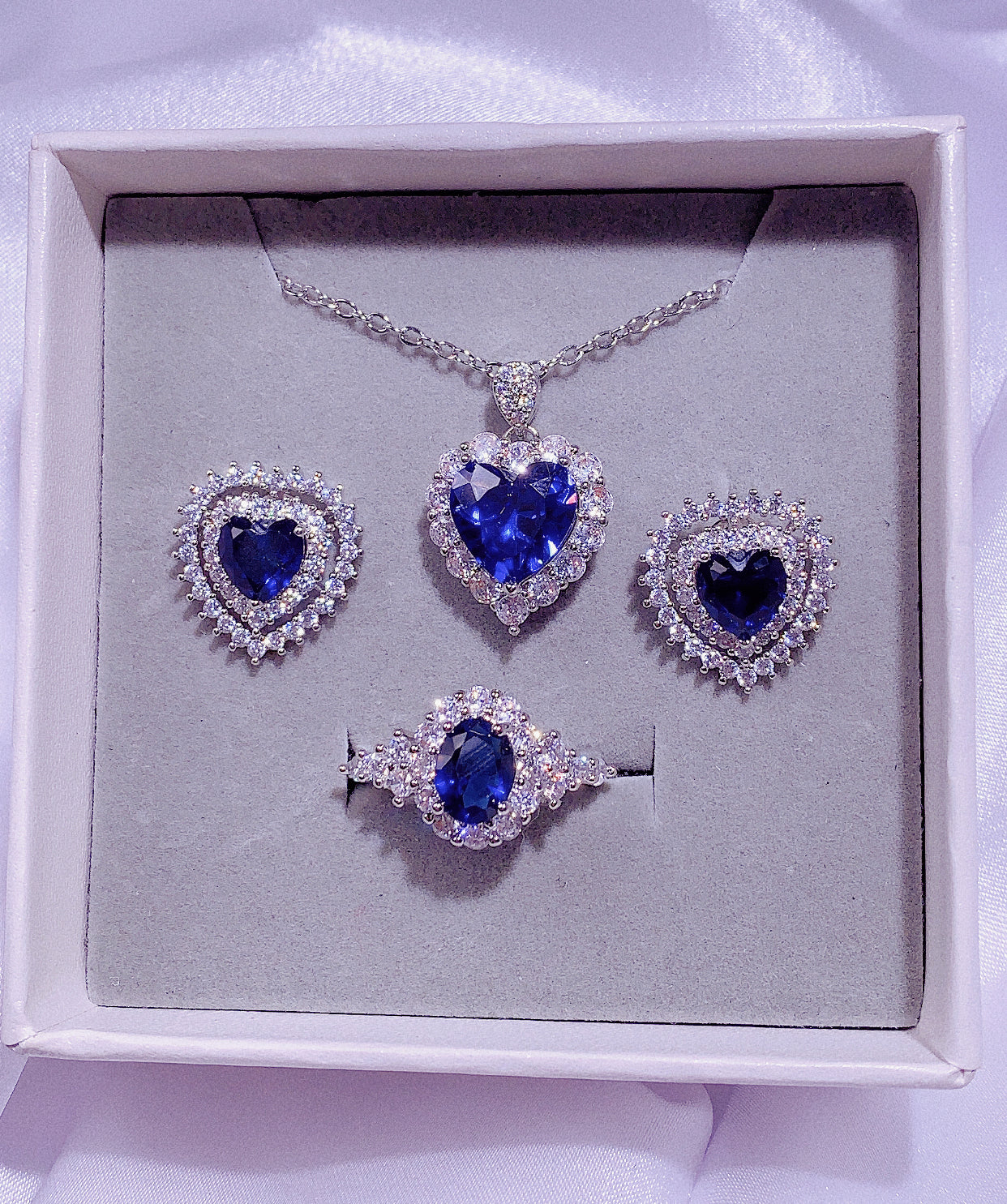 NO.31-Ladies Fashion Jewelry Exquisite 3-piece Set, Dark Blue Heart Necklace, Heart Exquisite Cute Stud Earrings, Shiny Oval Ring