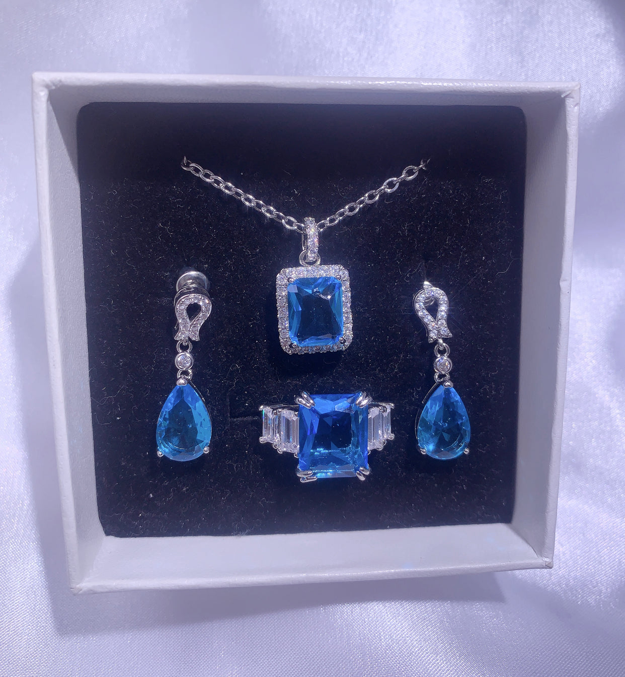 NO.54-Women's Fashion Jewelry, Blue Three-Piece Set, Square Necklace, Droplet Dangle Earrings, Square Ring