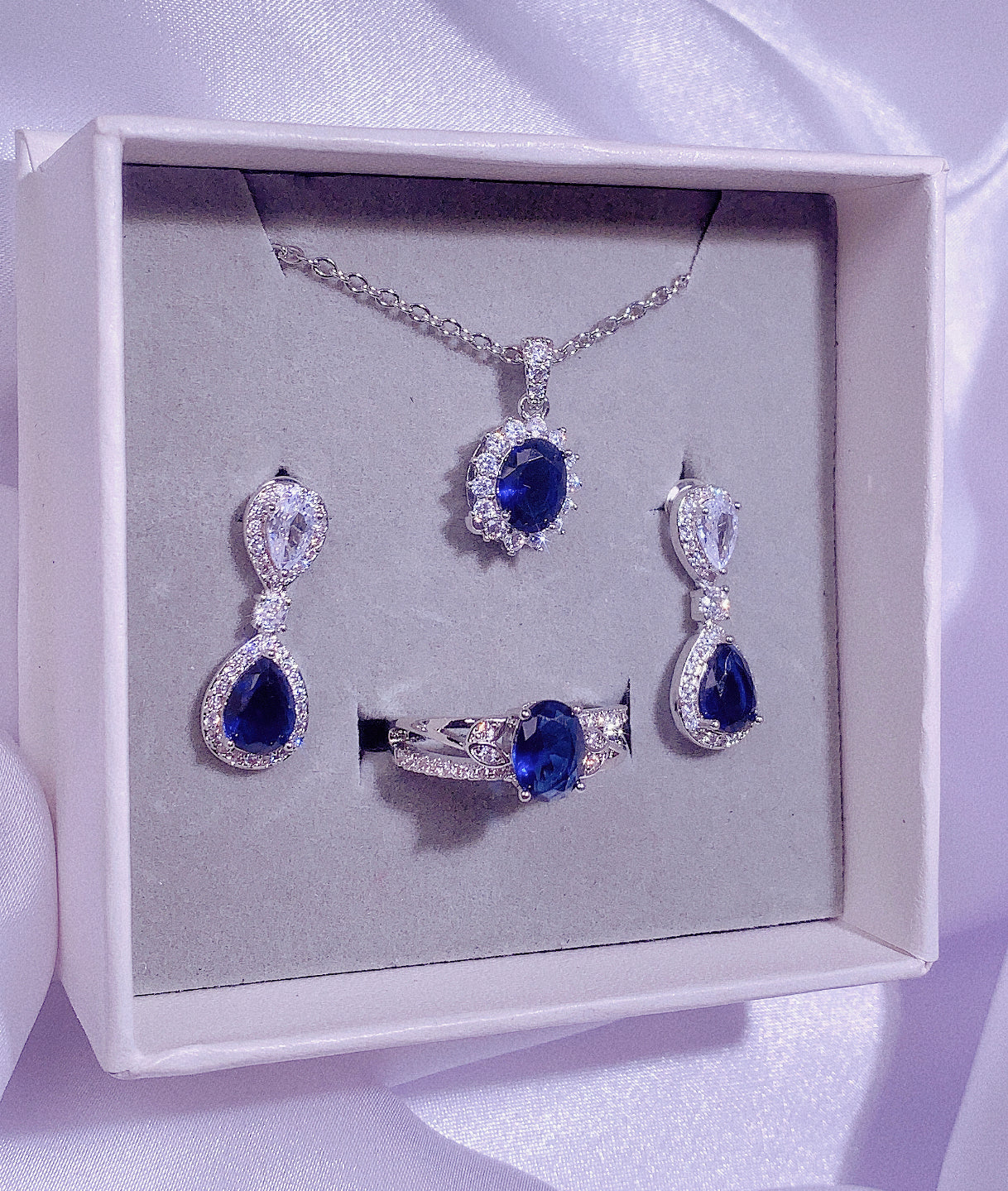 NO.25-Ladies Fashion Jewelry Dark Blue Delicate 3-piece Set, Small Oval Necklace, Drop-Shaped Delicate Stud Earrings, Specially Designed Oval Ring