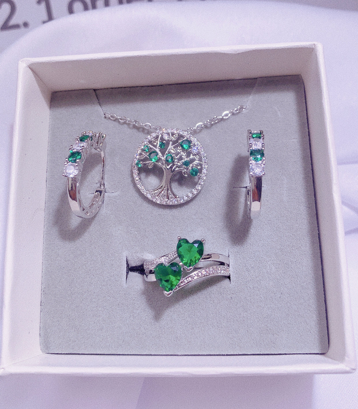 NO.21-Ladies Fashion Jewelry Exquisite 3-piece set, green tree of life necklace, l green exquisite cute dangle earrings, specially designed small oval ring