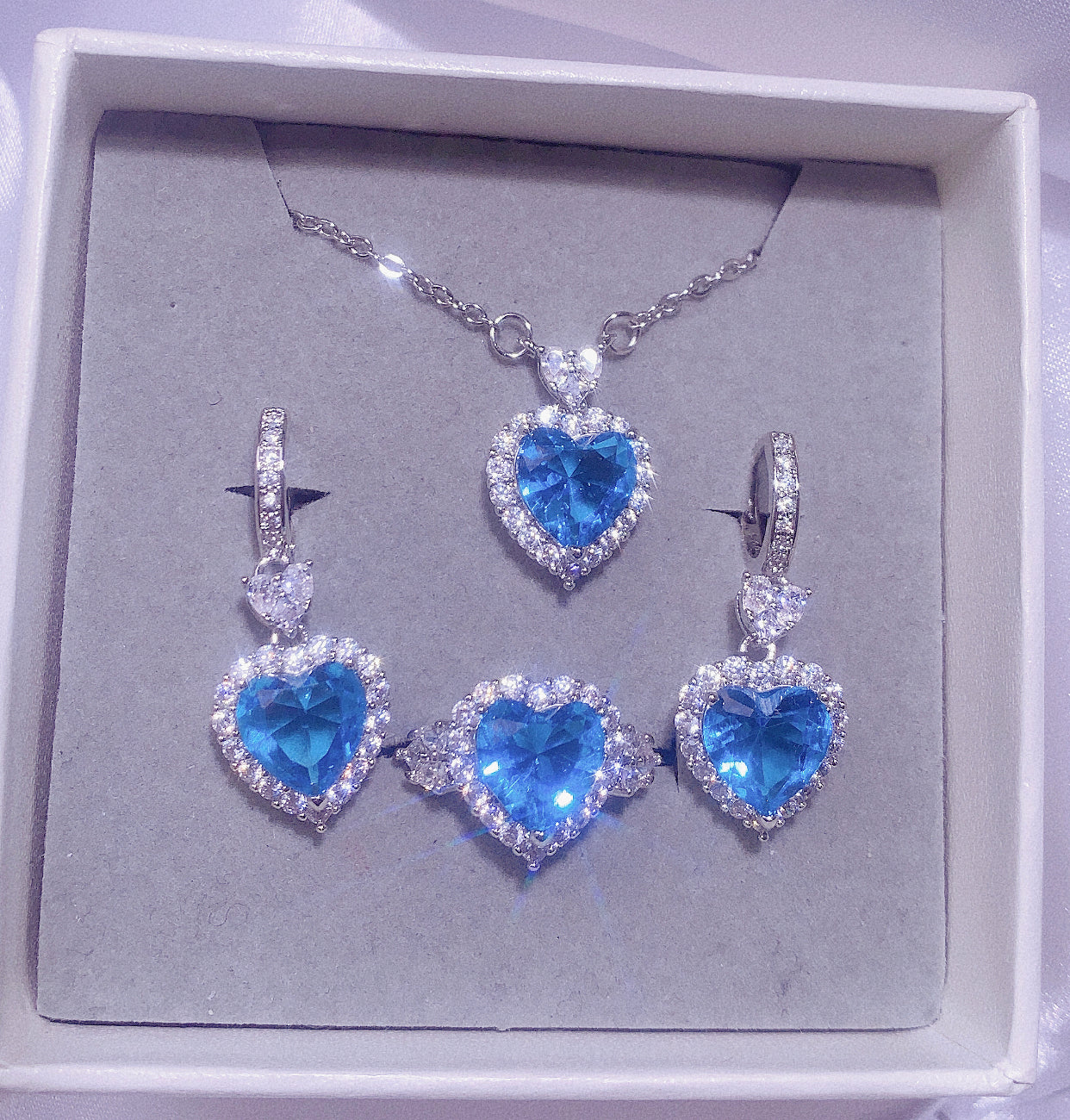 NO.20-Ladies Fashion Jewelry Exquisite 3-piece Set, Blue Heart Necklace, Blue Heart Cute Earrings, Blue Heart Ring