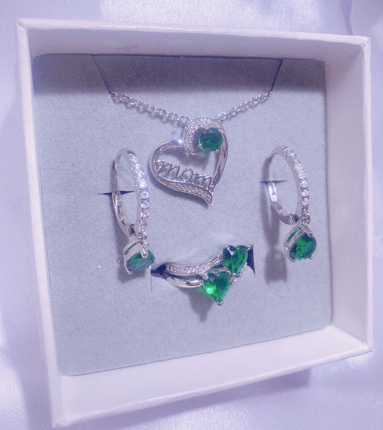 NO.37-Women's fashion jewelry, green three-piece set, love mom necklace, green small water drop dangle earrings, double love ring