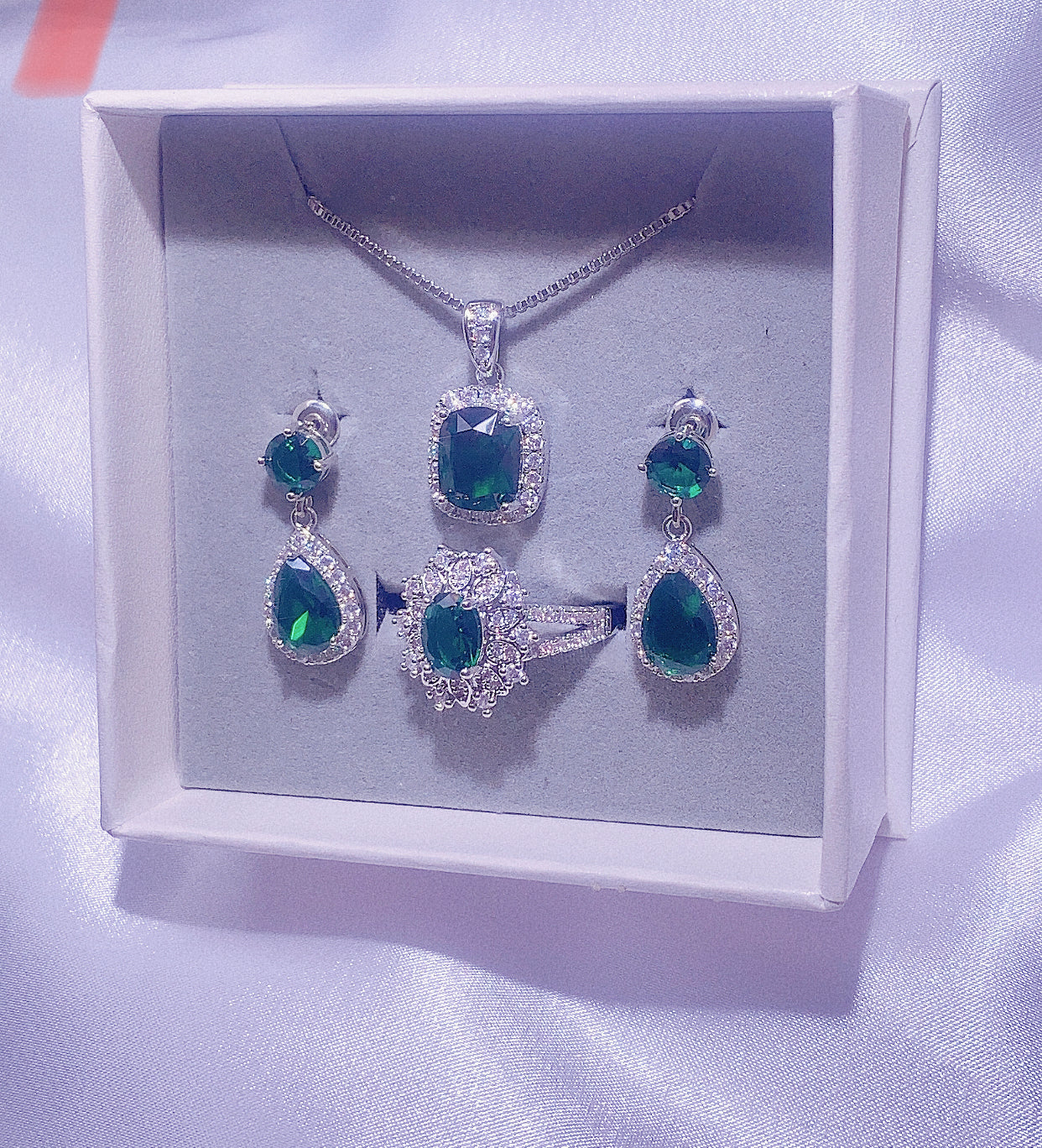 NO.38-Women's Fashion Jewelry, Green Three-Piece Set, Square Necklace, Long Droplet Dangle Earrings, Shiny Square Ring